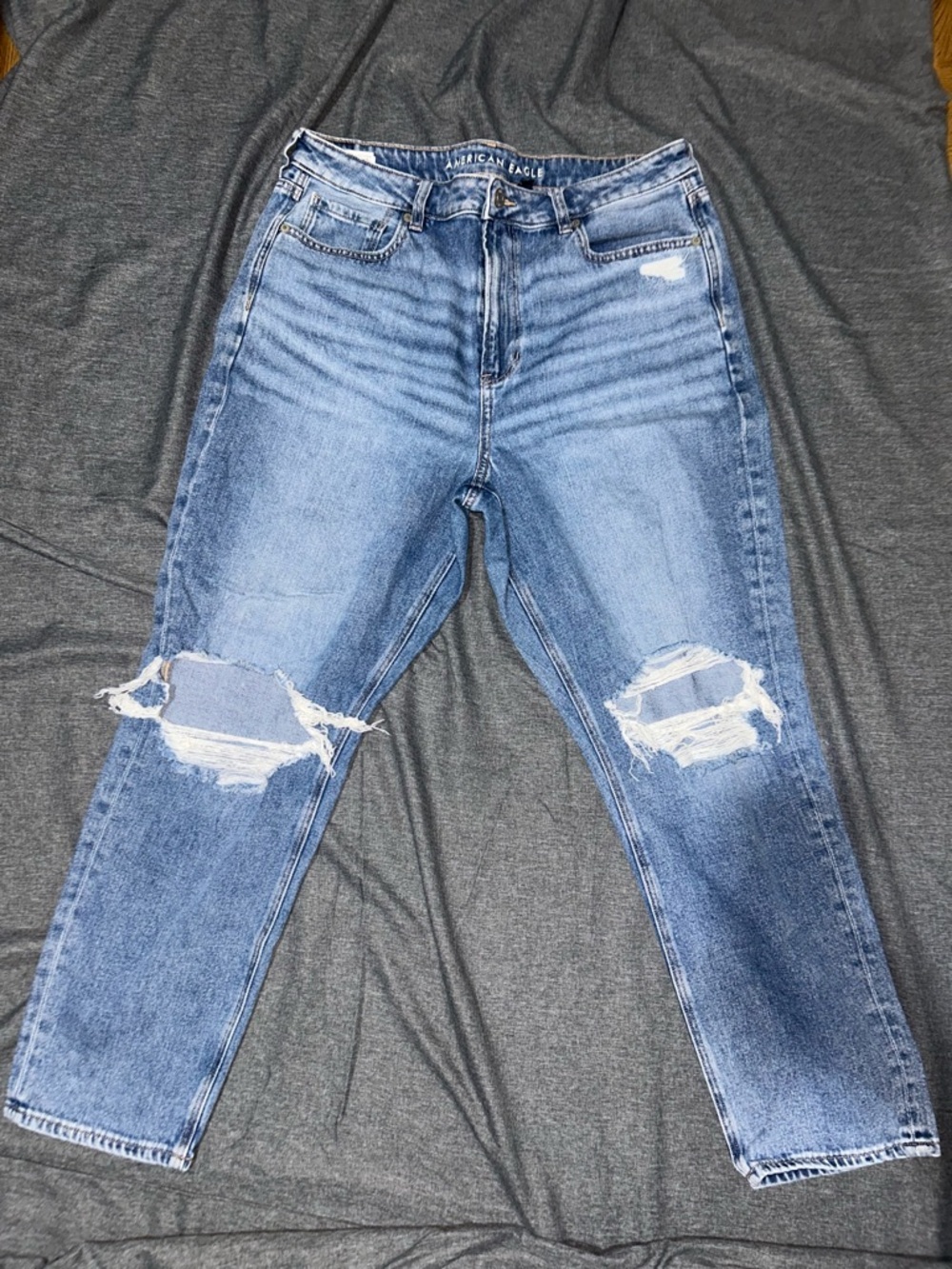 American Eagle Outfitters Light Blue Distressed Mom Jeans